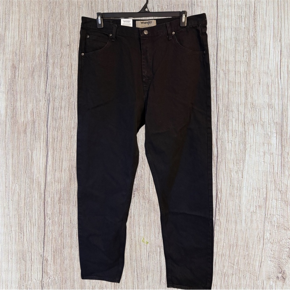 Wrangler Men's Dark Black Relaxed Straight Jeans 38x36